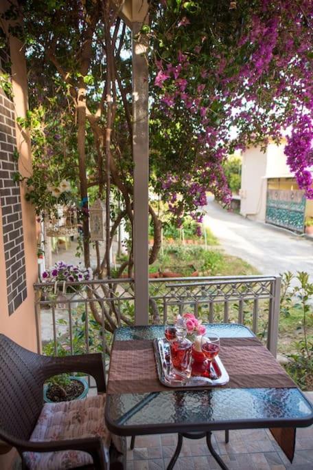 Bougainvillea House 1 Каламата Екстериор снимка